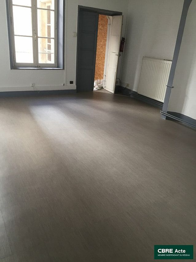 Bureau Location 54000 NANCY