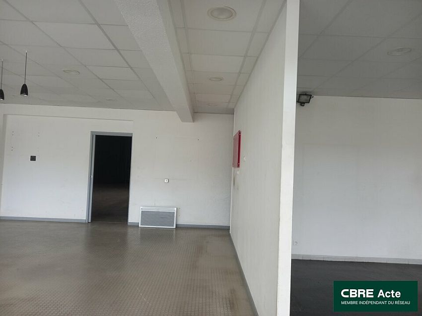 Commerce Location 54270 ESSEY LES NANCY