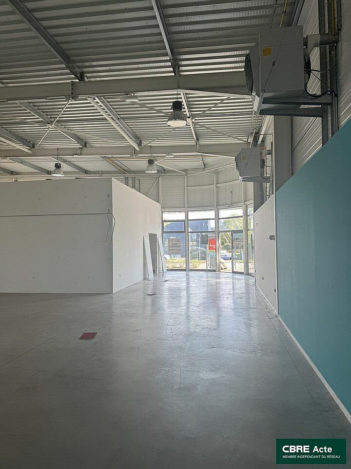 Commerce Location 54270 ESSEY LES NANCY