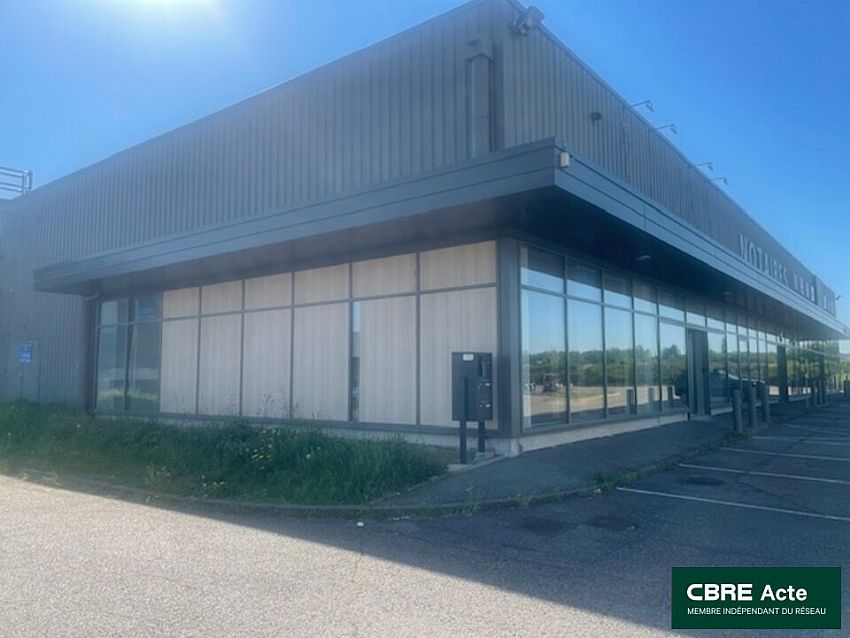 Commerce Location 54270 ESSEY LES NANCY