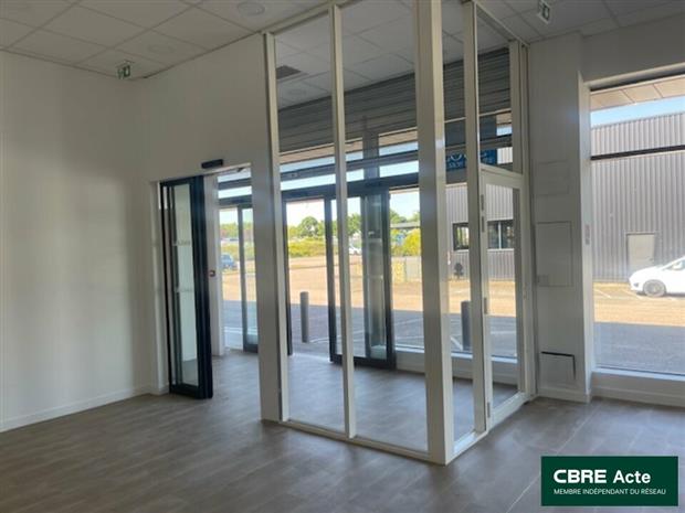 Commerce Location 54270 ESSEY LES NANCY