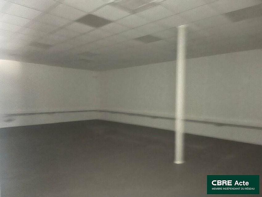 Commerce Location 54270 ESSEY LES NANCY