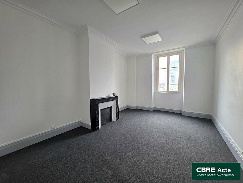 Bureau Location 54000 NANCY