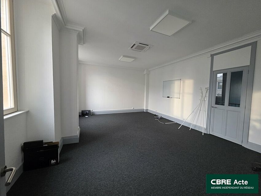 Bureau Location 54000 NANCY