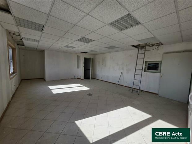 Bureau Location 54280 SEICHAMPS