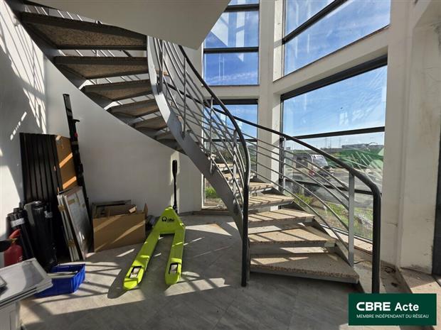 Bureau Location 54280 SEICHAMPS