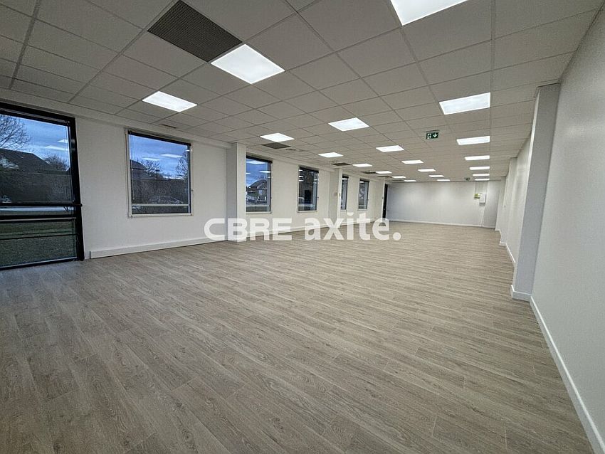 Bureau Location 74650 CHAVANOD