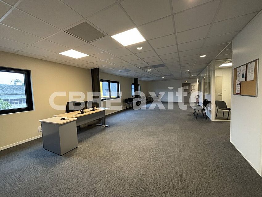 Bureau Location 74960 MEYTHET