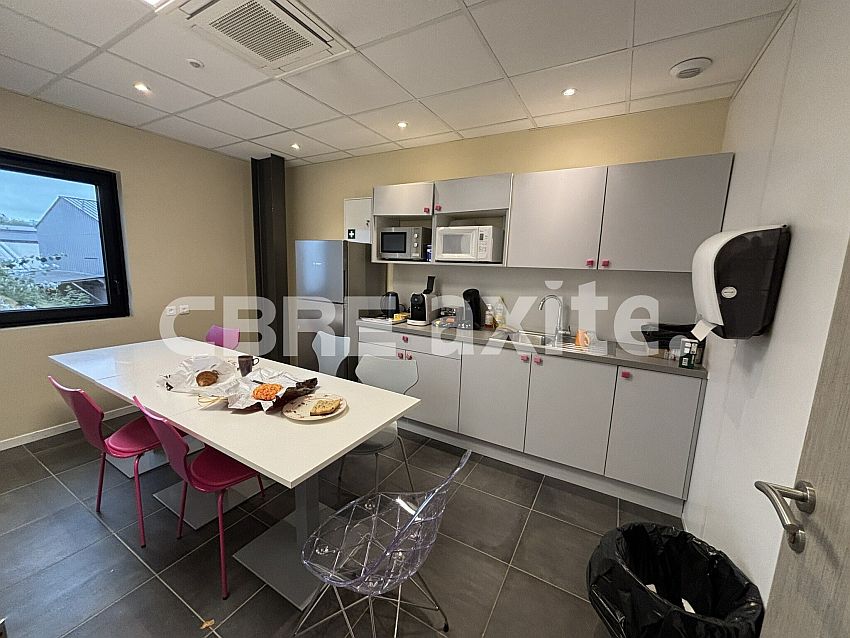 Bureau Location 74960 MEYTHET