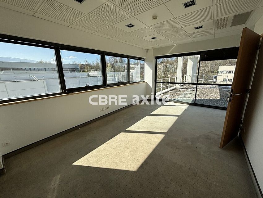 Bureau Location 74650 CHAVANOD