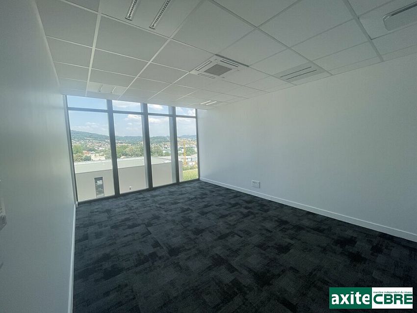 Bureau Location 74330 POISY