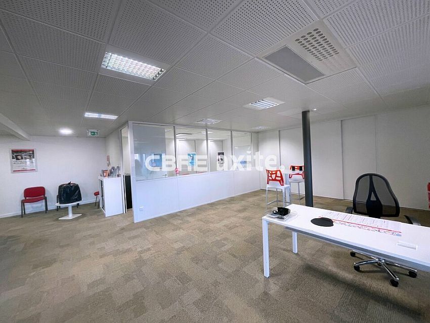 Bureau Location 74650 CHAVANOD