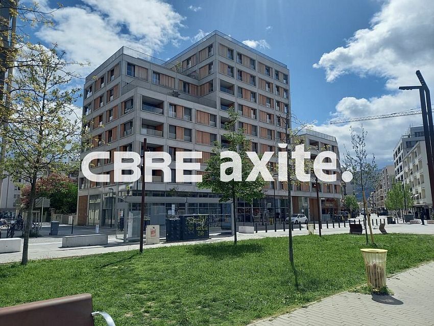 Commerce Location 74100 ANNEMASSE
