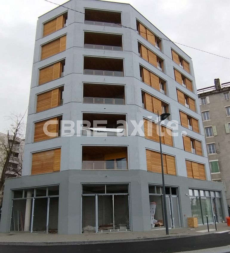 Commerce Location 74100 ANNEMASSE