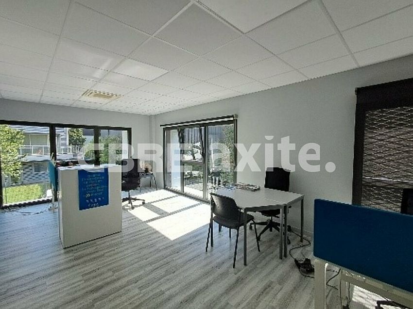 Bureau Location 74370 PRINGY