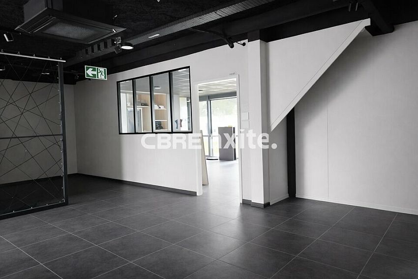 Commerce Location 74150 RUMILLY