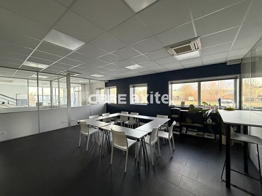 Bureau Location 74160 ARCHAMPS