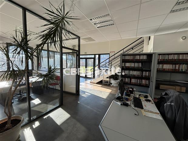 Bureau Location 74650 CHAVANOD