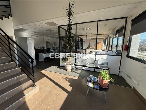 Bureau Location 74650 CHAVANOD