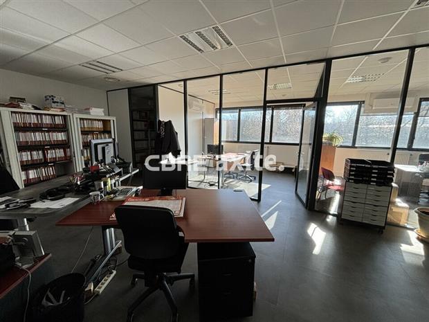 Bureau Location 74650 CHAVANOD