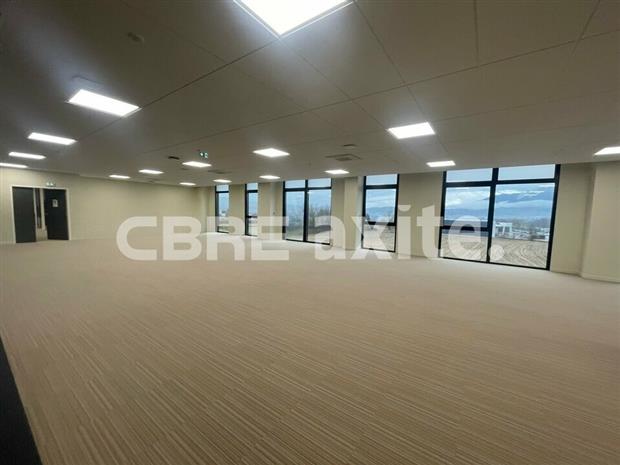 Bureau Location 74650 CHAVANOD