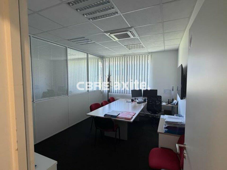 Bureau Location 74250 FILLINGES