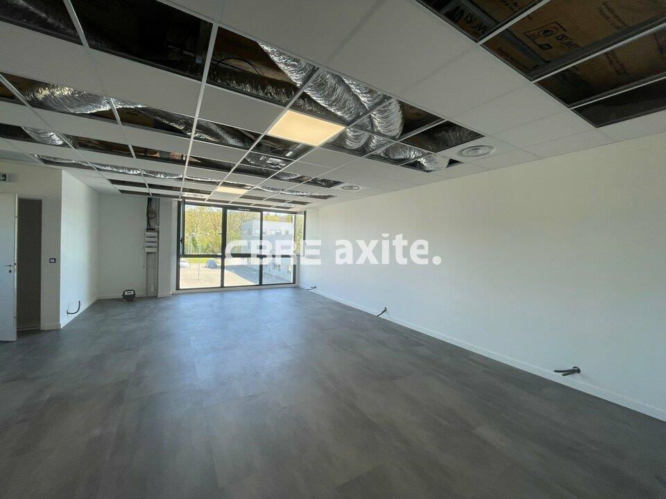 Local d'activités Location 74600 SEYNOD