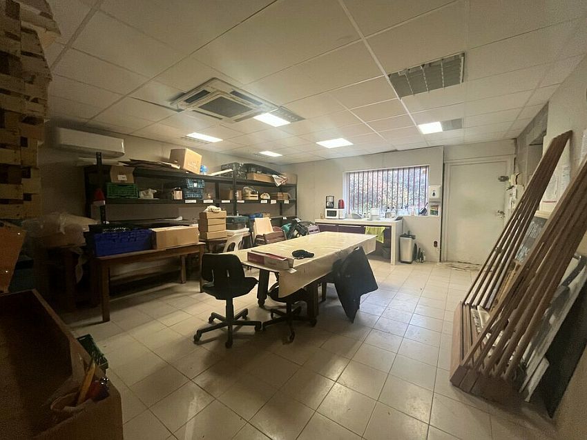 Commerce Location 07800 LA VOULTE SUR RHONE