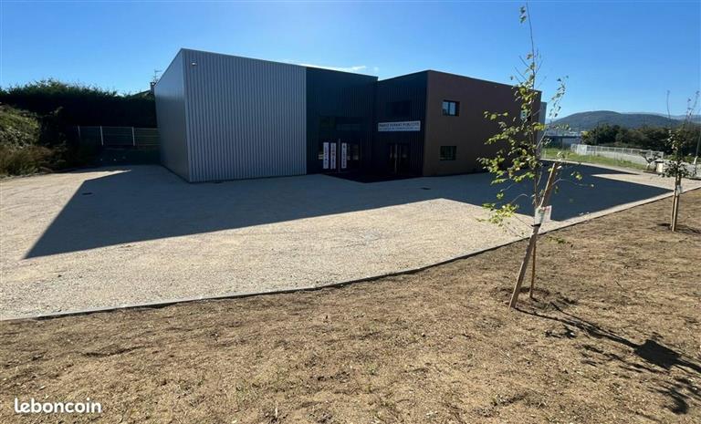 Commerce Location 07430 DAVEZIEUX