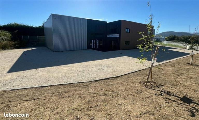 Commerce Location 07430 DAVEZIEUX