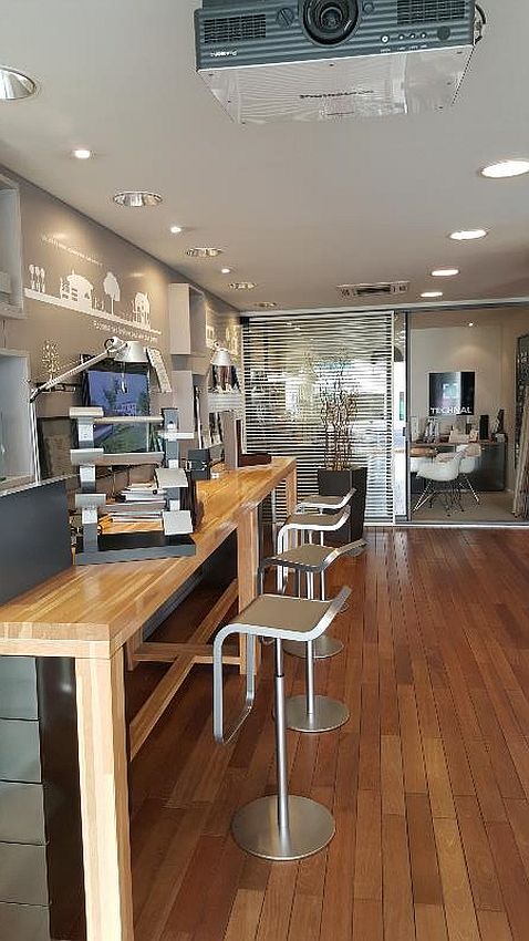 Commerce Location 26500 BOURG LES VALENCE