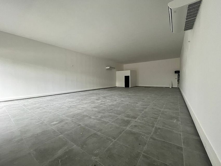 Commerce Location 26270 LORIOL SUR DROME