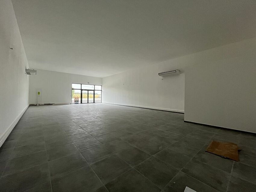 Commerce Location 26270 LORIOL SUR DROME