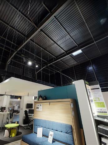 Commerce Location 26000 VALENCE