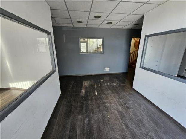 Commerce Location 26000 VALENCE