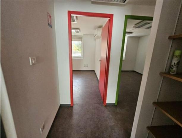 Commerce Location 26000 VALENCE