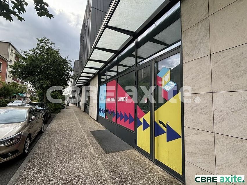 Commerce Location 38300 BOURGOIN JALLIEU