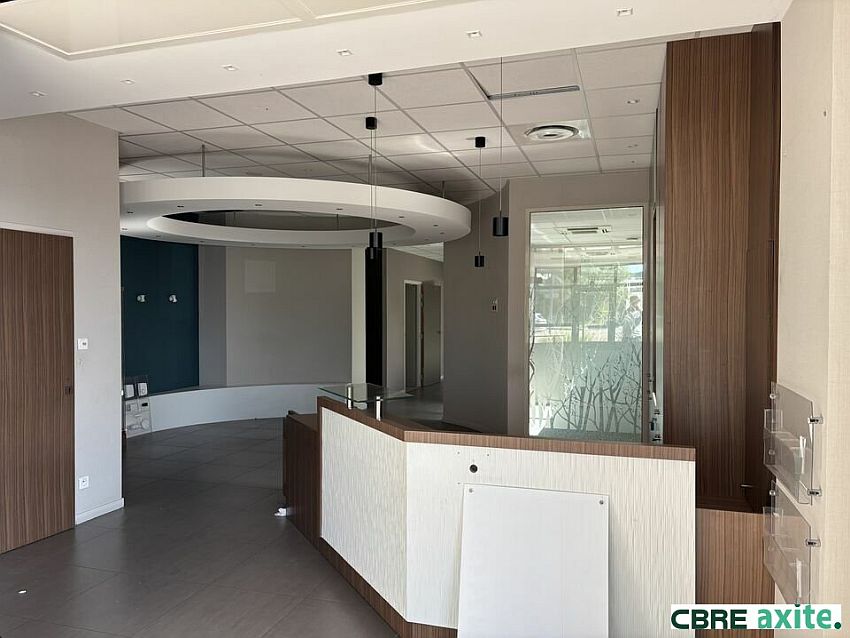 Commerce Location 38080 L'ISLE-D'ABEAU