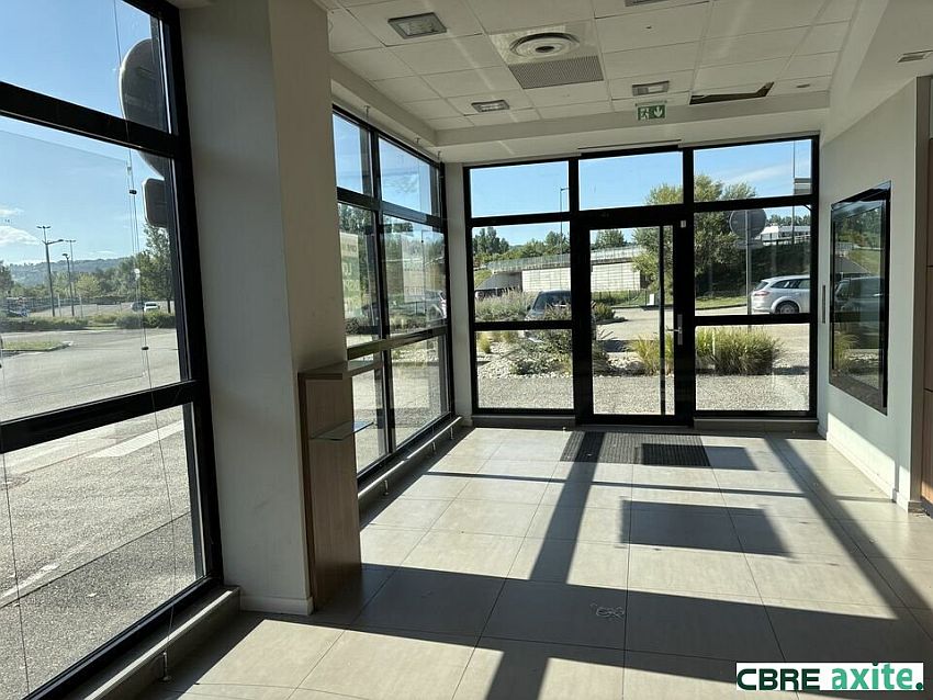 Commerce Location 38080 L'ISLE-D'ABEAU