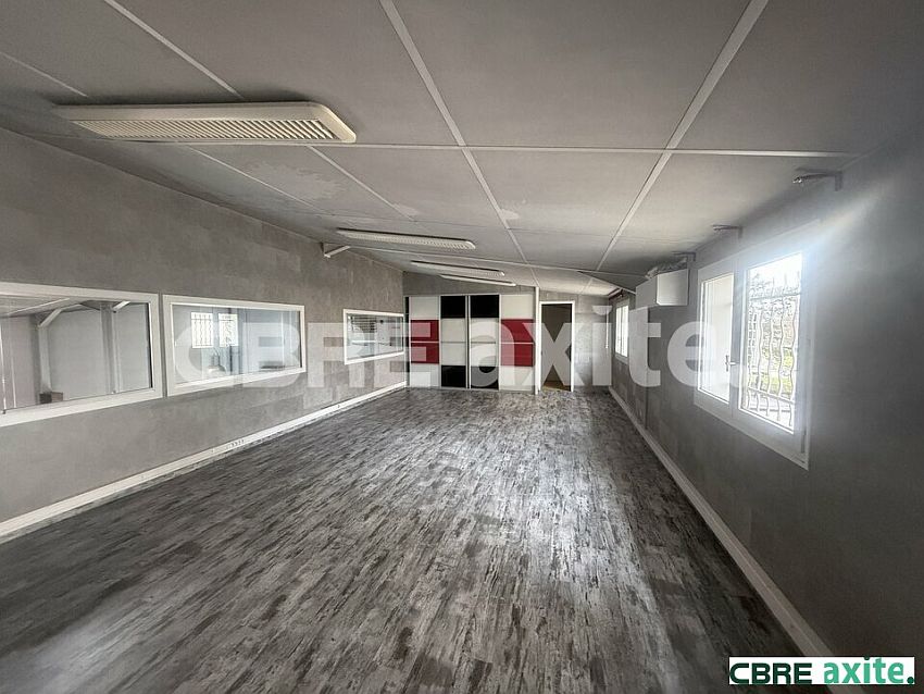 Commerce Location 38150 ROUSSILLON