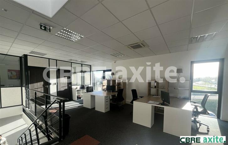 Bureau Location 38090 VAULX MILIEU