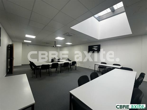 Bureau Location 38090 VAULX MILIEU