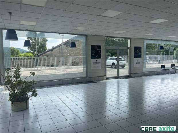 Commerce Location 38460 CREMIEU