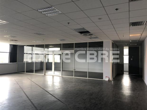 Bureau Location 38090 VAULX MILIEU