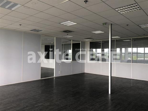 Bureau Location 38090 VAULX MILIEU