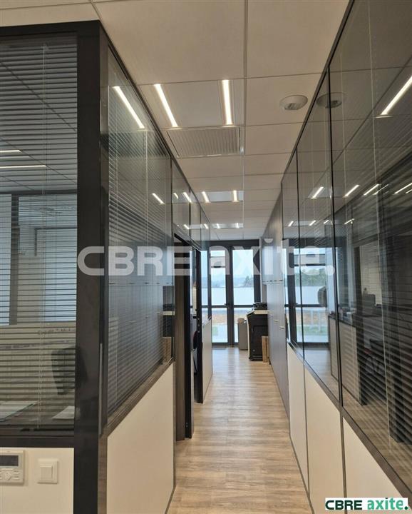 Bureau Location 38090 VAULX MILIEU