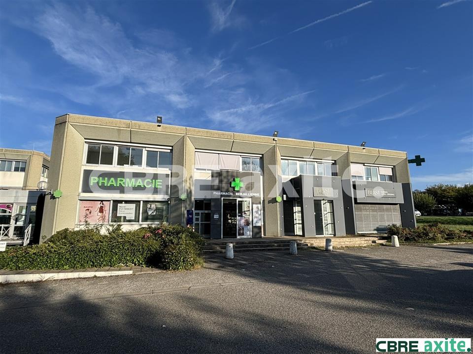Commerce Location 38300 BOURGOIN JALLIEU