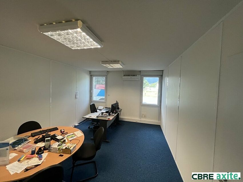 Bureau Location 38320 EYBENS