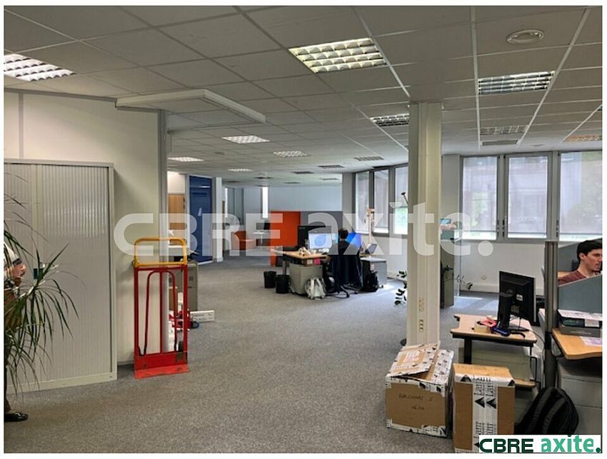 Bureau Location 38240 MEYLAN