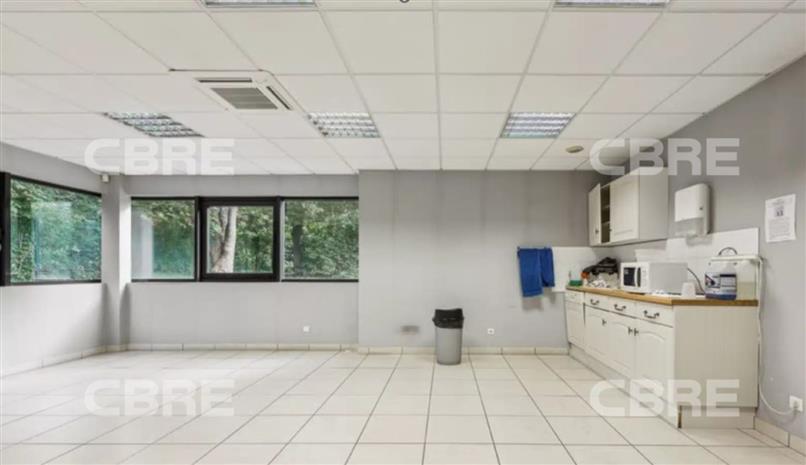 Local d'activités Location 77200 TORCY